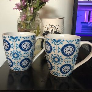 Set of mugs